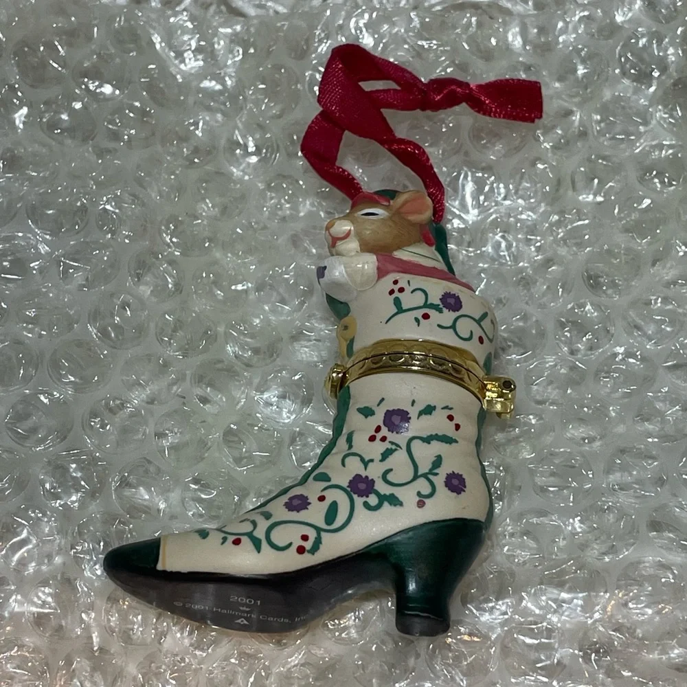 Hallmark Keepsake Ornament Fashion Afoot Joanne Eschrich 2001 Collector's Series